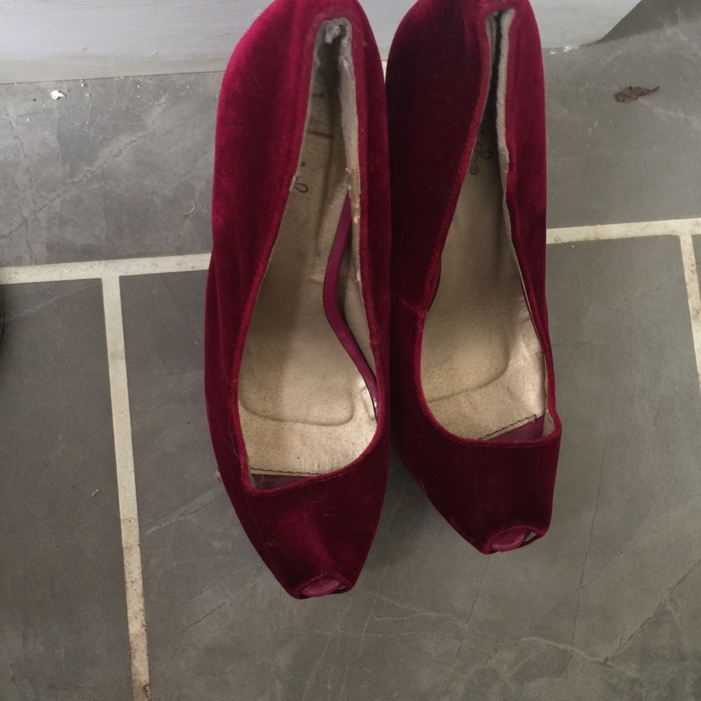 Quidad red wine velvet platform heels